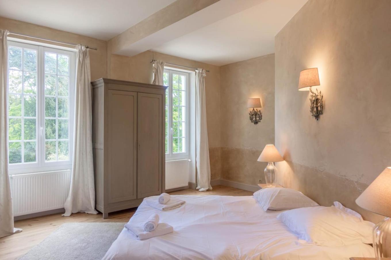 Maison Chaleureuse De 4 A 12 Personnes Neuville-aux-Bois Exteriér fotografie