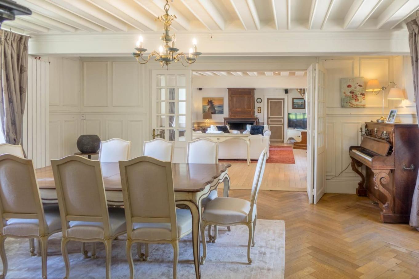 Maison Chaleureuse De 4 A 12 Personnes Neuville-aux-Bois Exteriér fotografie