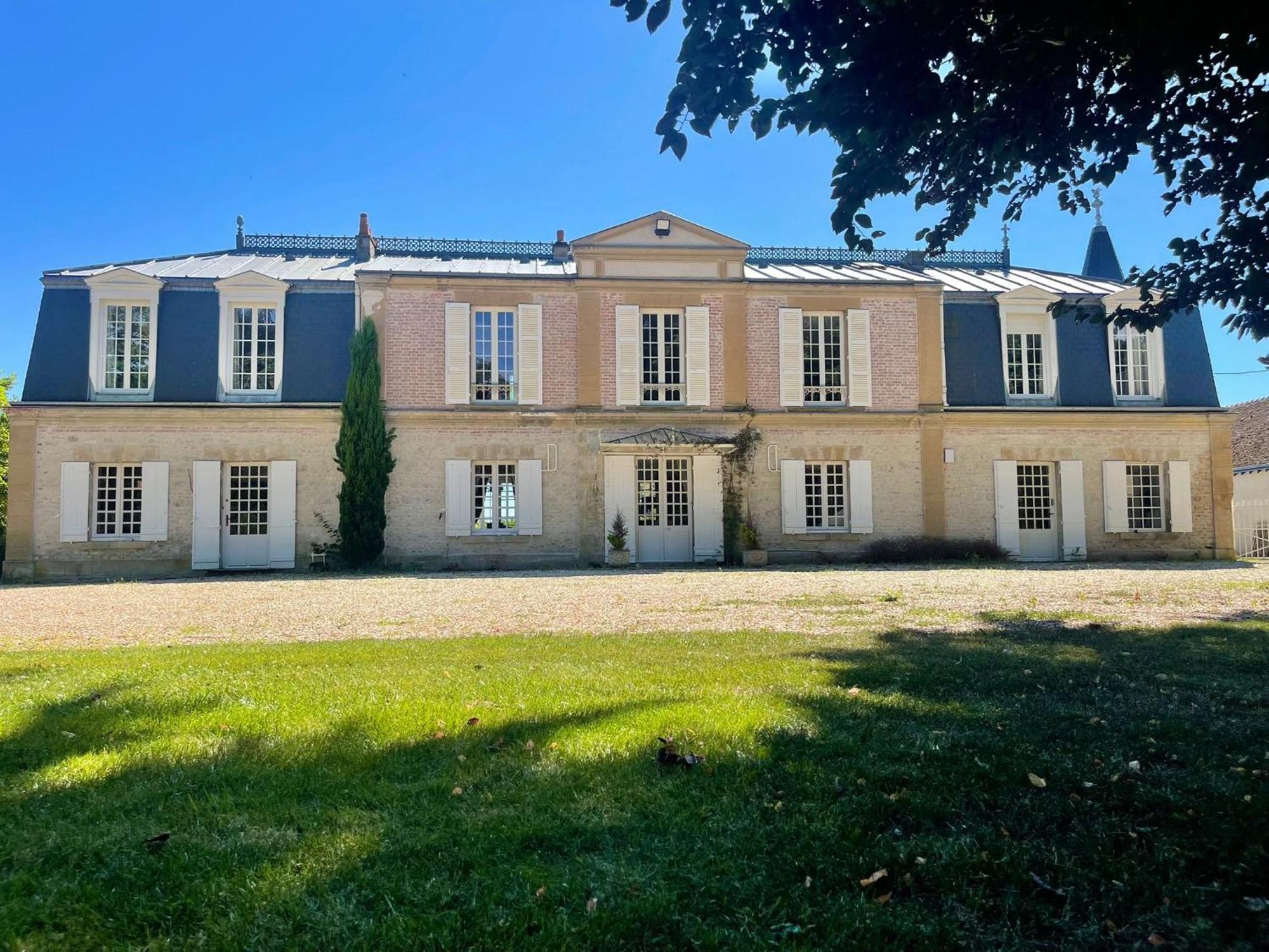 Maison Chaleureuse De 4 A 12 Personnes Neuville-aux-Bois Exteriér fotografie